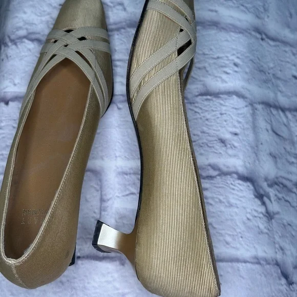 Vintage Stuart Weitzman Gold Cream Pumps Kitten Heel Made in Italy 7.5 Narrow - Picture 7 of 13
